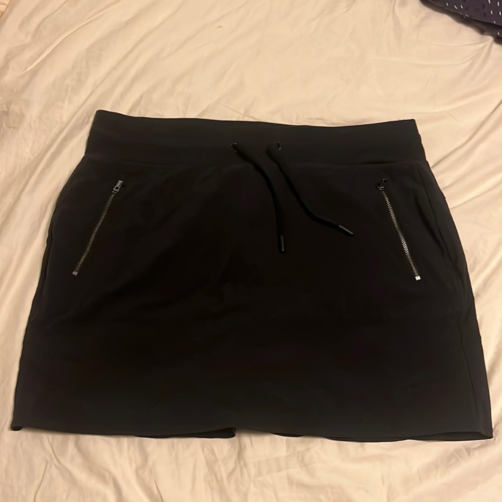 Athleta sz12 black skort with pockets draw string